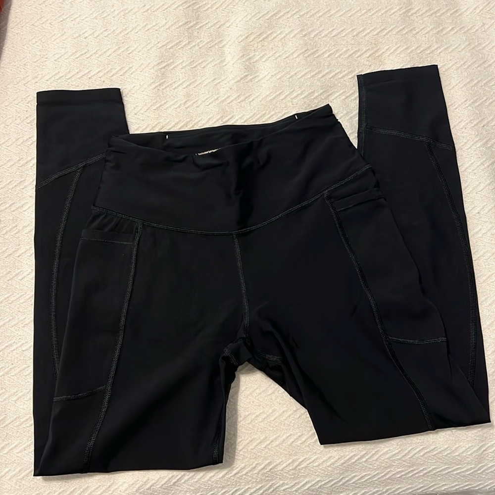 Victoria’s Secret 7/8 total knockout leggings. Small, black